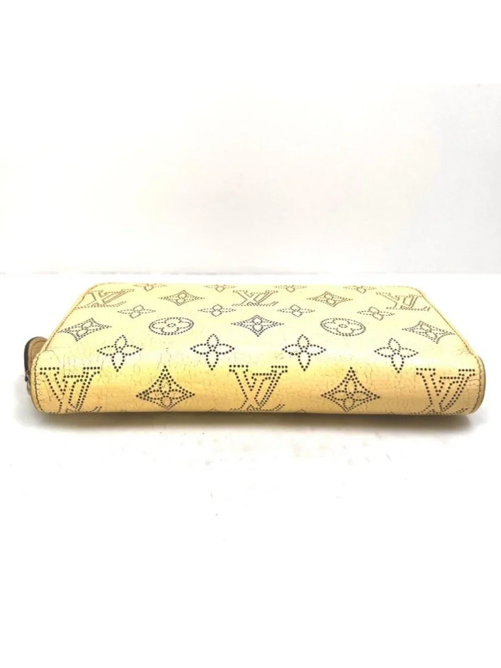 Louis Vuitton Built in Mahina Zippy Wallet Banana